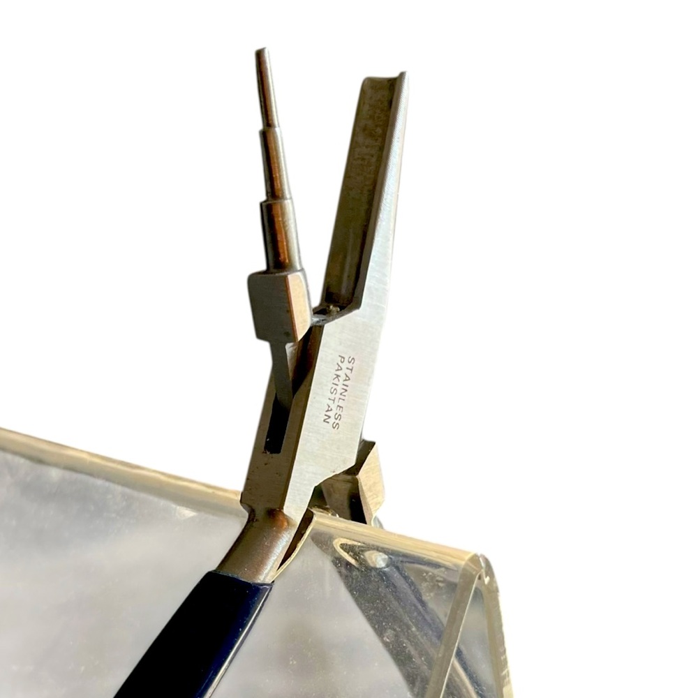 Eurotool Looping Pliers with a Stepped Jaw and Flat Jaw - Picture 3 of 6
